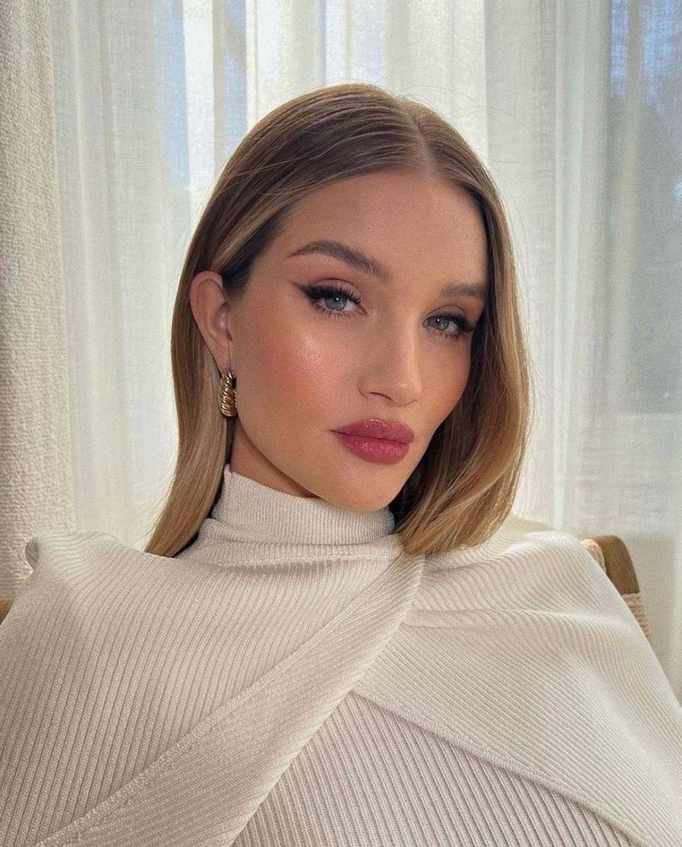 Rosie Huntington-Whiteley (instagram.com/rosiehw)