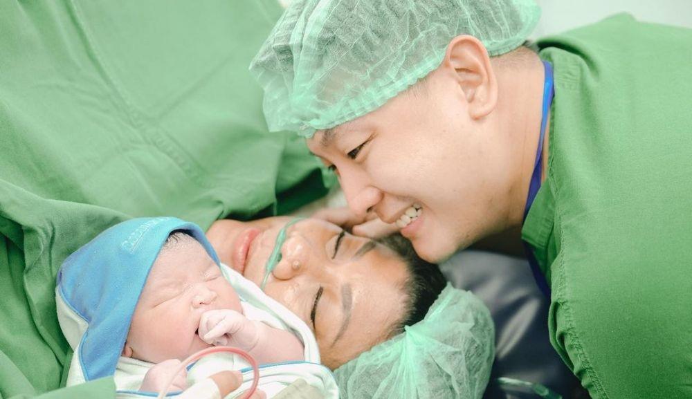 Lahir di Tanggal Cantik, Nama Anak Pertama Regina Ivanova dan Artinya