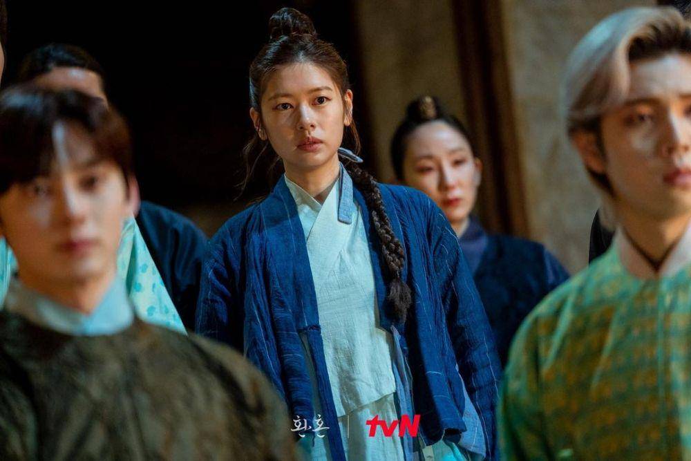 still cut drama Alchemy of Souls (instagram.com/tvn_drama)