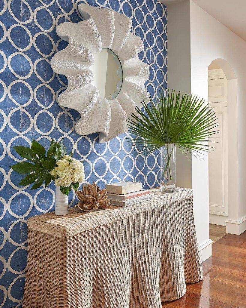 nautical entryway (instagram.com/lauracovingtoninteriors)