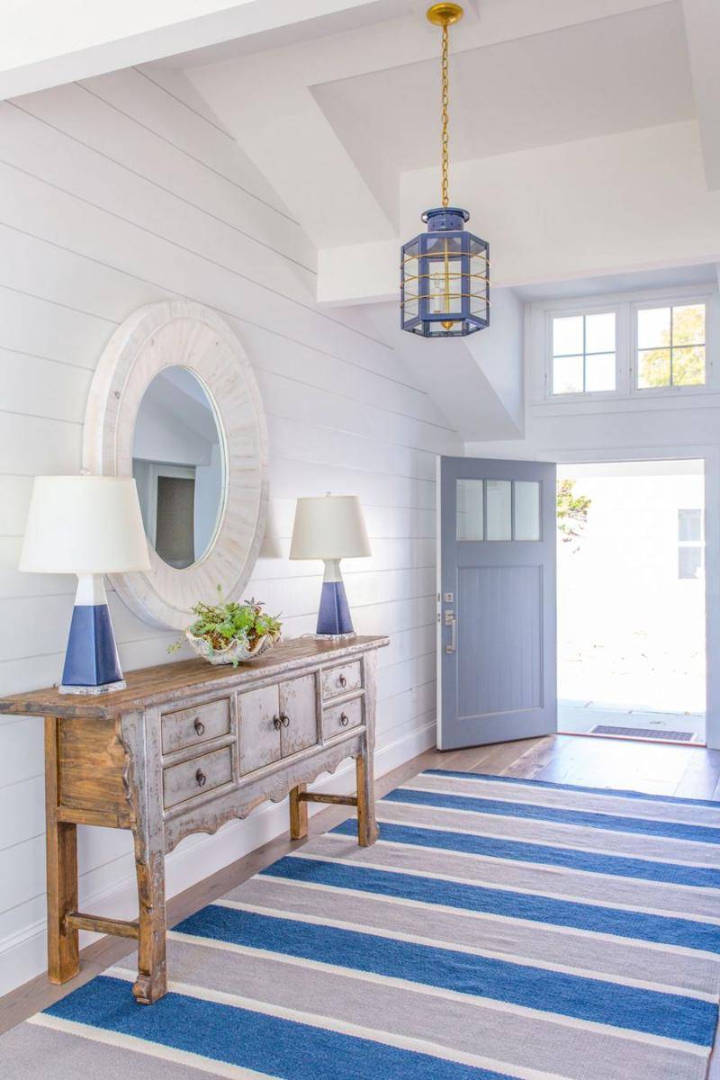 nautical entryway (curatedinterior.com)