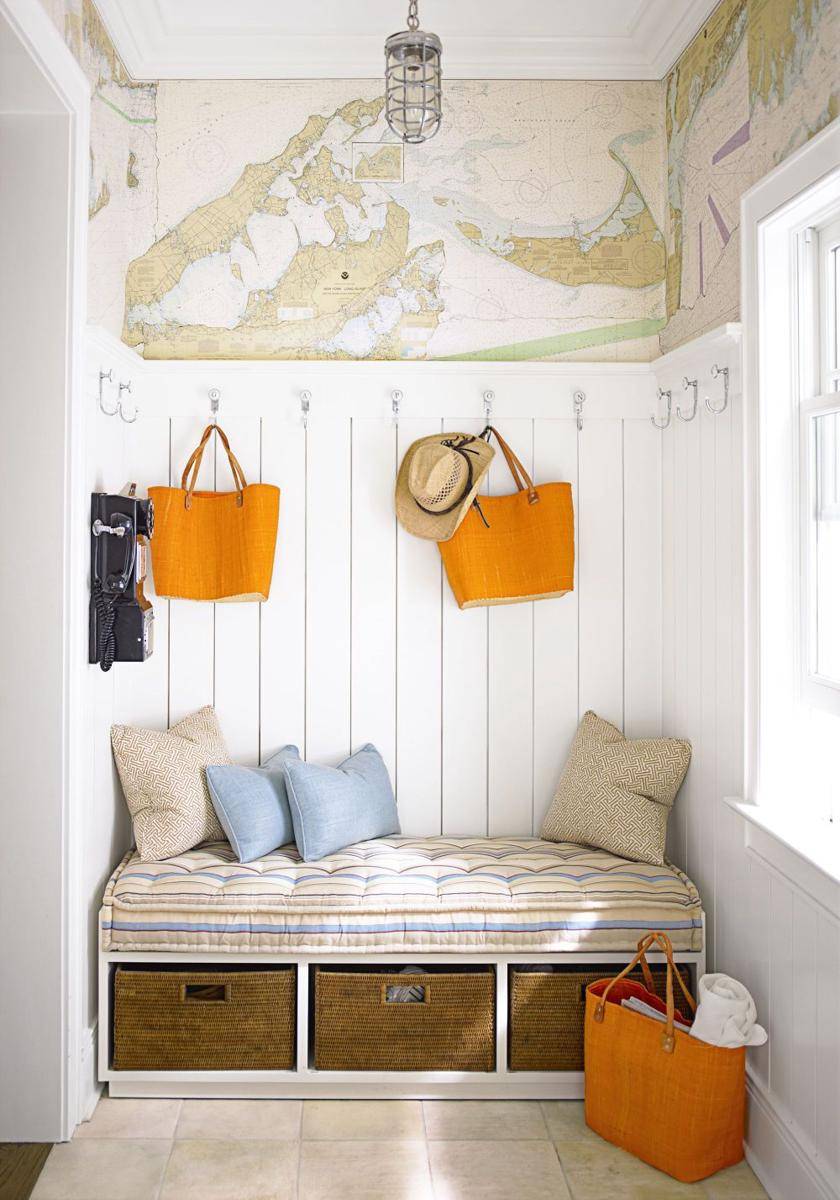 nautical entryway (goodhousekeeping.com)