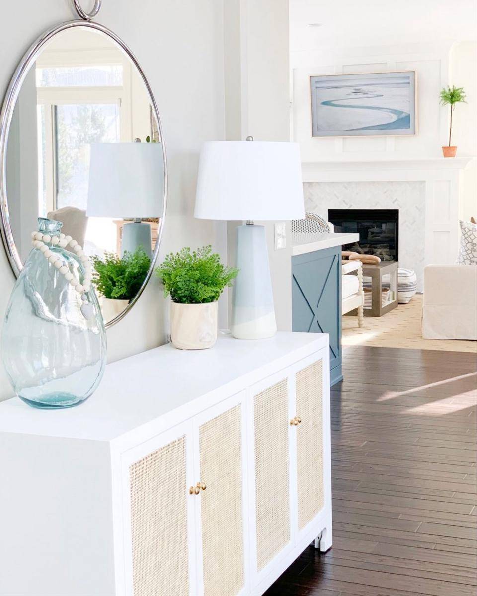 nautical entryway (newportlaneblog.com)