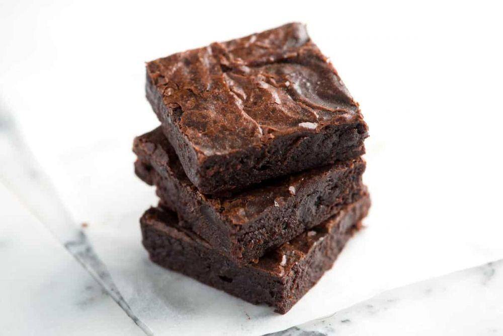 Ilustrasi fudgy brownies (inspiredtaste.net)