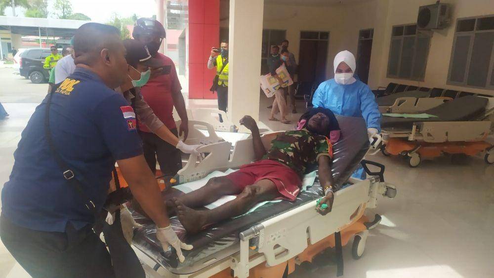 Korban saat tiba di RSUD Mimika untuk mendapat penanganan medis Ricky Lodar/ IDN Times