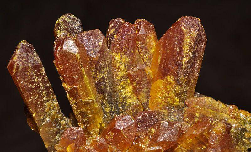 ilustrasi mineral orpiment (geologyscience.com/orpiment)