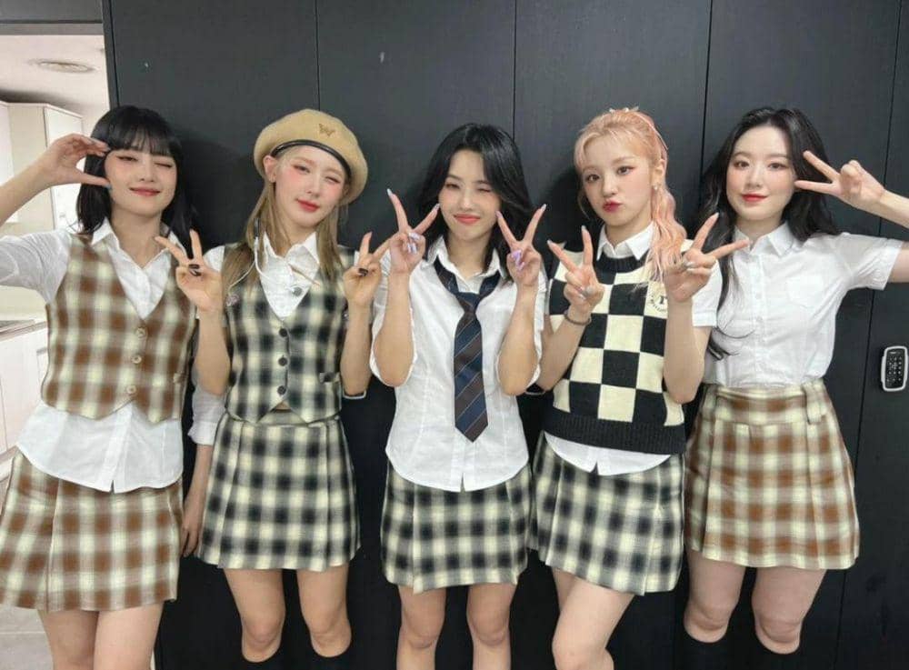 (G)I-DLE (instagram.com/official_g_i_dle)