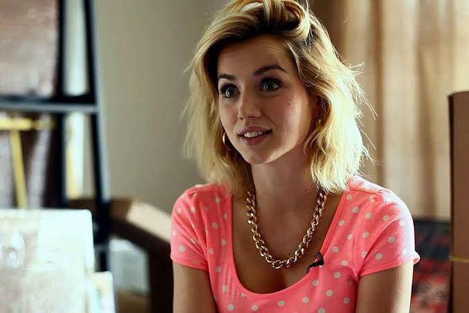 Ana de Armas sebagai Bel di film Knock Knock (dok.Voltage Pictures/Knock Knock)