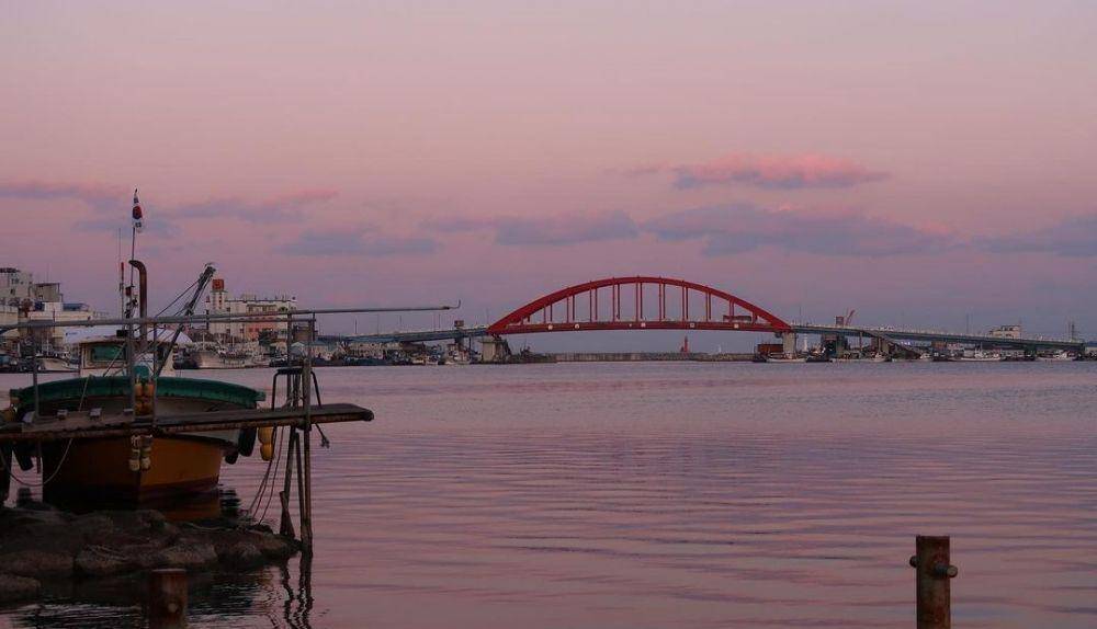 Sokcho’s Cheongcho Lake (instagram.com/alice.con.anima)