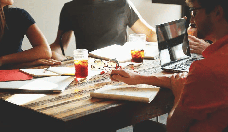 ilustrasi bekerja dalam tim (pixabay.com)