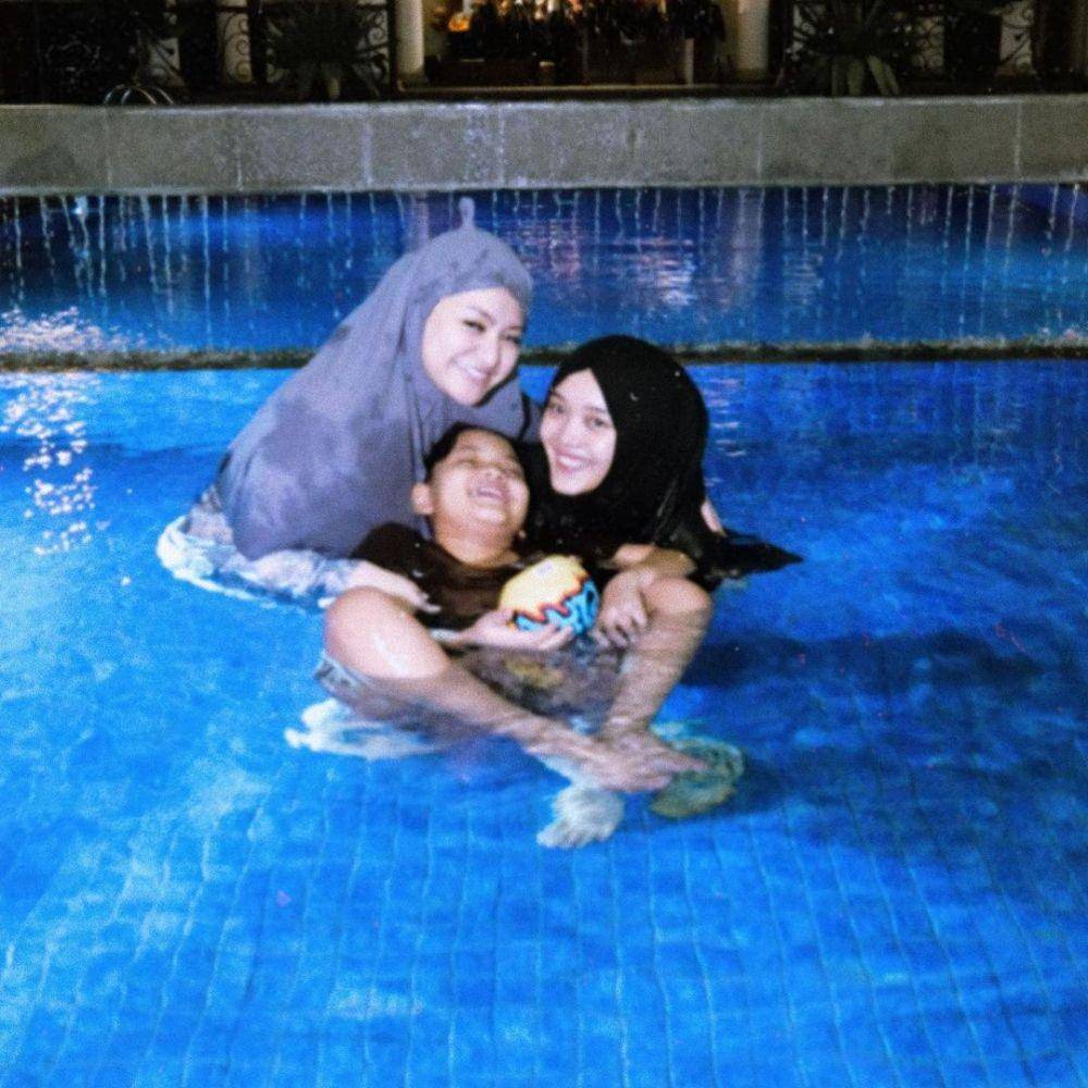 Putri Delina dan Nathalie Holscher (instagram.com/putridelinaa)