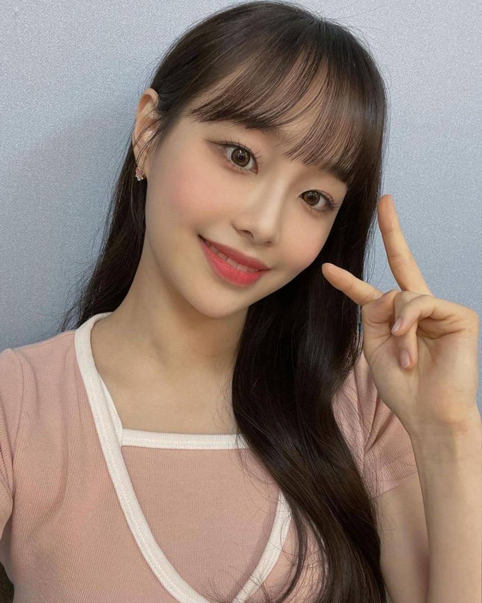 Chuu LOONA (instagram.com/loonatheworld)