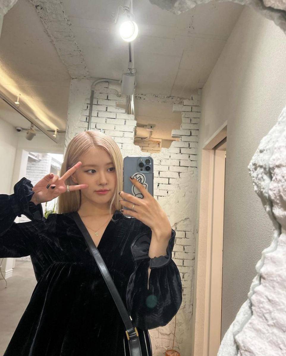 Rose BLACKPINK (instagram.com/roses_are_rosie)