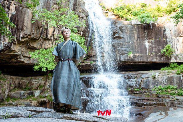 Yoo In Soo di drama Alchemy of Souls (instagram.com/tvn_drama)