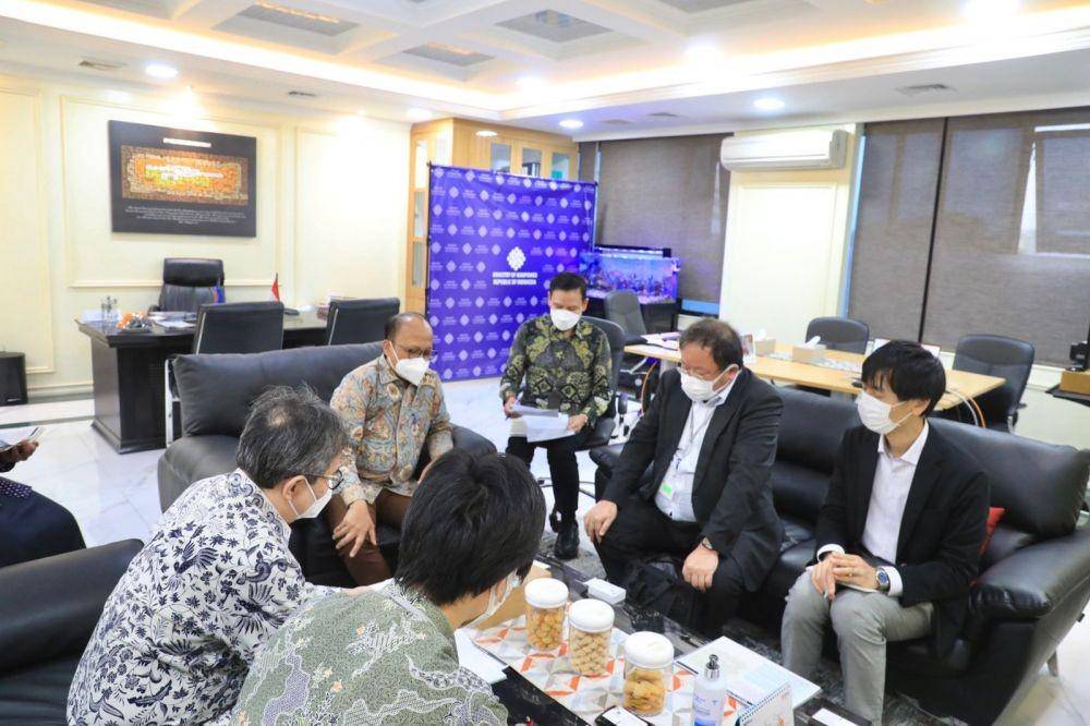 Sekretaris Jenderal Kementerian Ketenagakerjaan Anwar Sanusi menerima Courtesy Call Wakil Presiden Japan International Cooperation Agency (JICA), Kenichi Shishido di Jakarta, Kamis (23/6/2022). (Dok. Kemnaker)