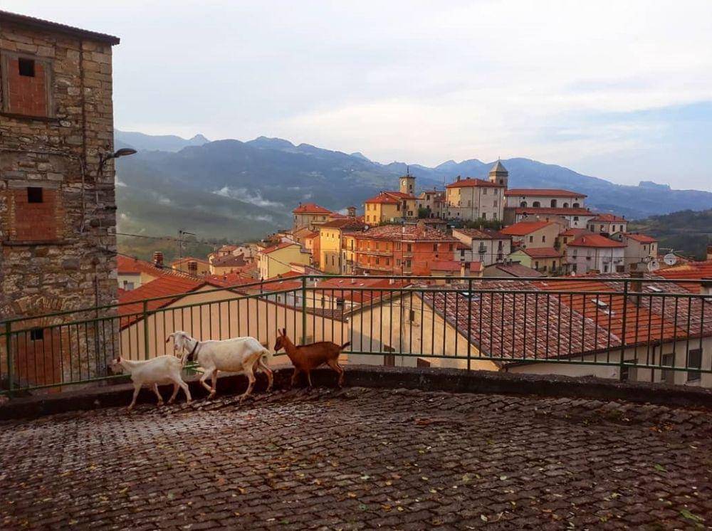 potret pemandangan sebuah desa di Molise, Italia Selatan (instagram.com/carminevalentinomosesso)