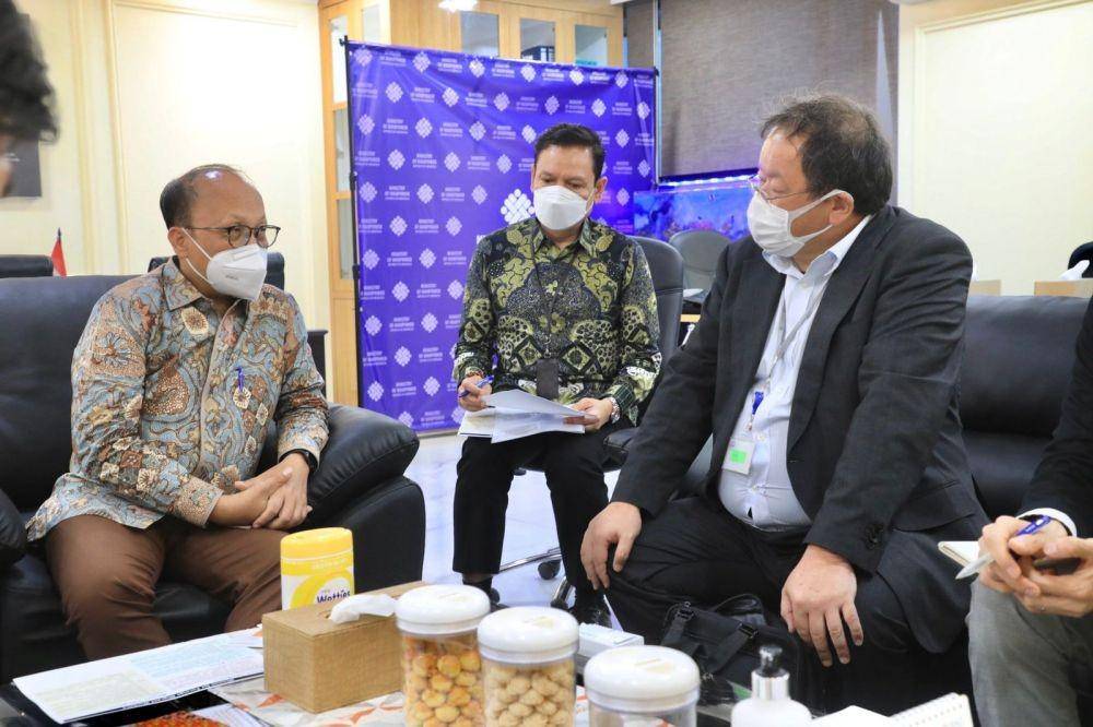 Sekretaris Jenderal Kementerian Ketenagakerjaan Anwar Sanusi menerima Courtesy Call Wakil Presiden Japan International Cooperation Agency (JICA), Kenichi Shishido di Jakarta, Kamis (23/6/2022). (Dok. Kemnaker)