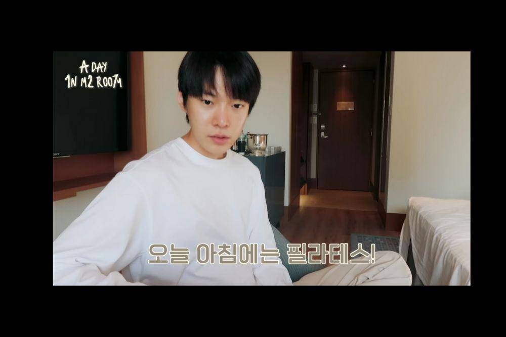 Doyoung NCT 127 sedang mengikuti kelas Bahasa Jepang secara online. (youtube.com/NCT 127)