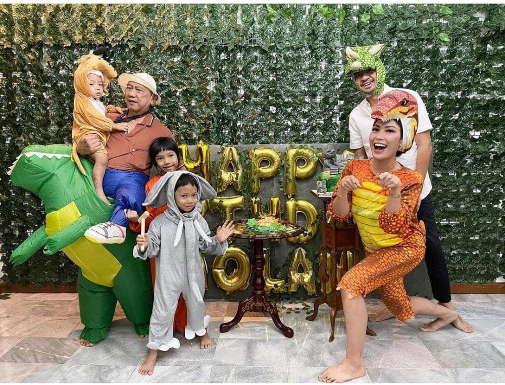 keluarga Ayu Dewi (instagram.com/mrsayudewi)