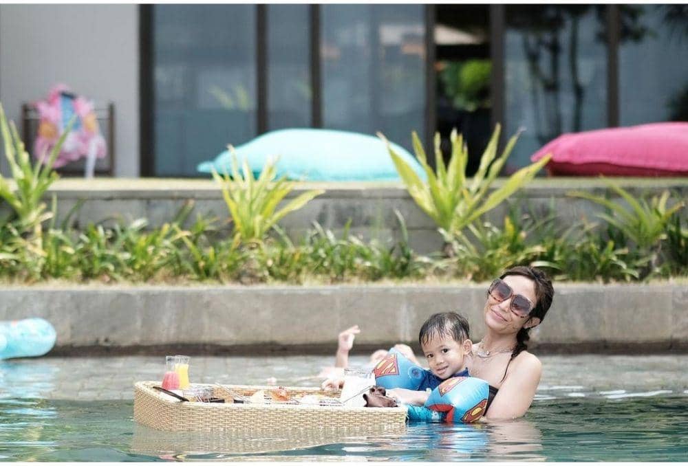 keluarga Ayu Dewi (instagram.com/mrsayudewi)