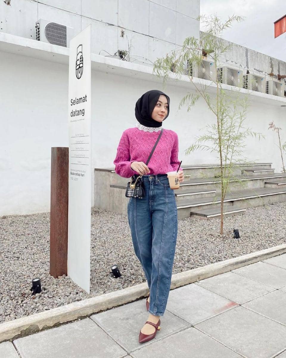 inspirasi ootd dengan outfit berwarna candy pink (instagram.com/meiraniap)