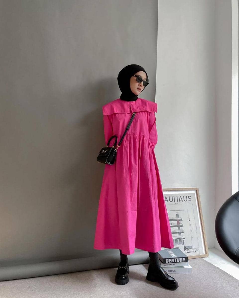 inspirasi ootd dengan outfit berwarna candy pink (instagram.com/inasrana)