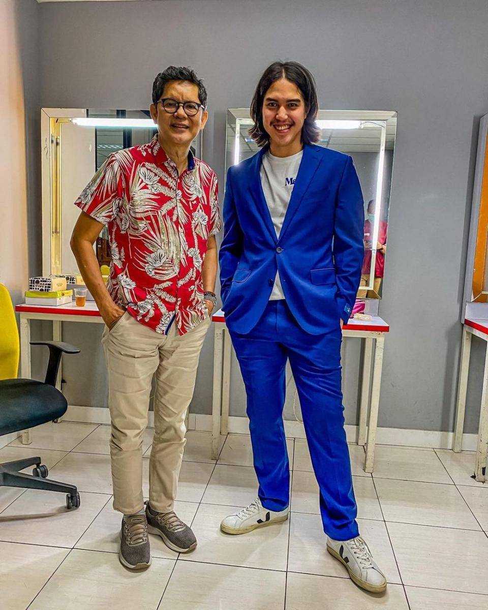 Potret OOTD kasual sampai formal ala El Rumi (instagram.com/elelrumi)