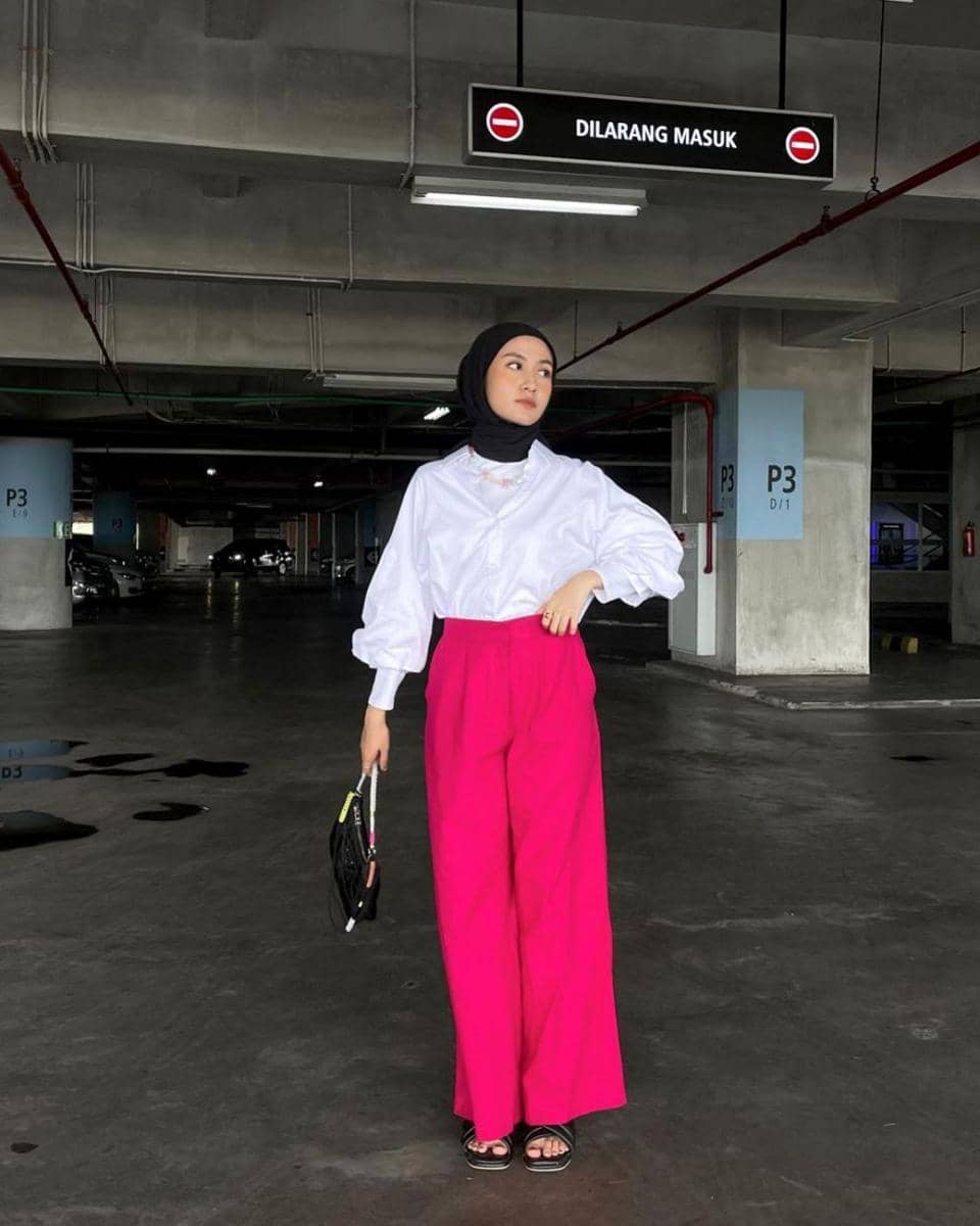 inspirasi ootd dengan outfit berwarna candy pink (instagram.com/inasrana)