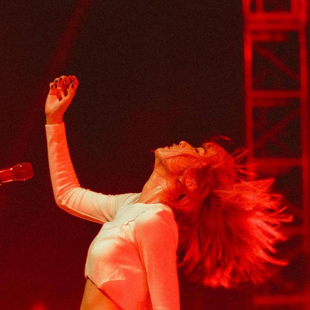 Isyana di Swaraya Bogor (instagram.com/isyanasarasvati)