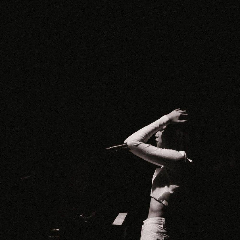 Aksi panggung memukau Isyana di Swaraya Bogor (instagram.com/isyanasarasvati)