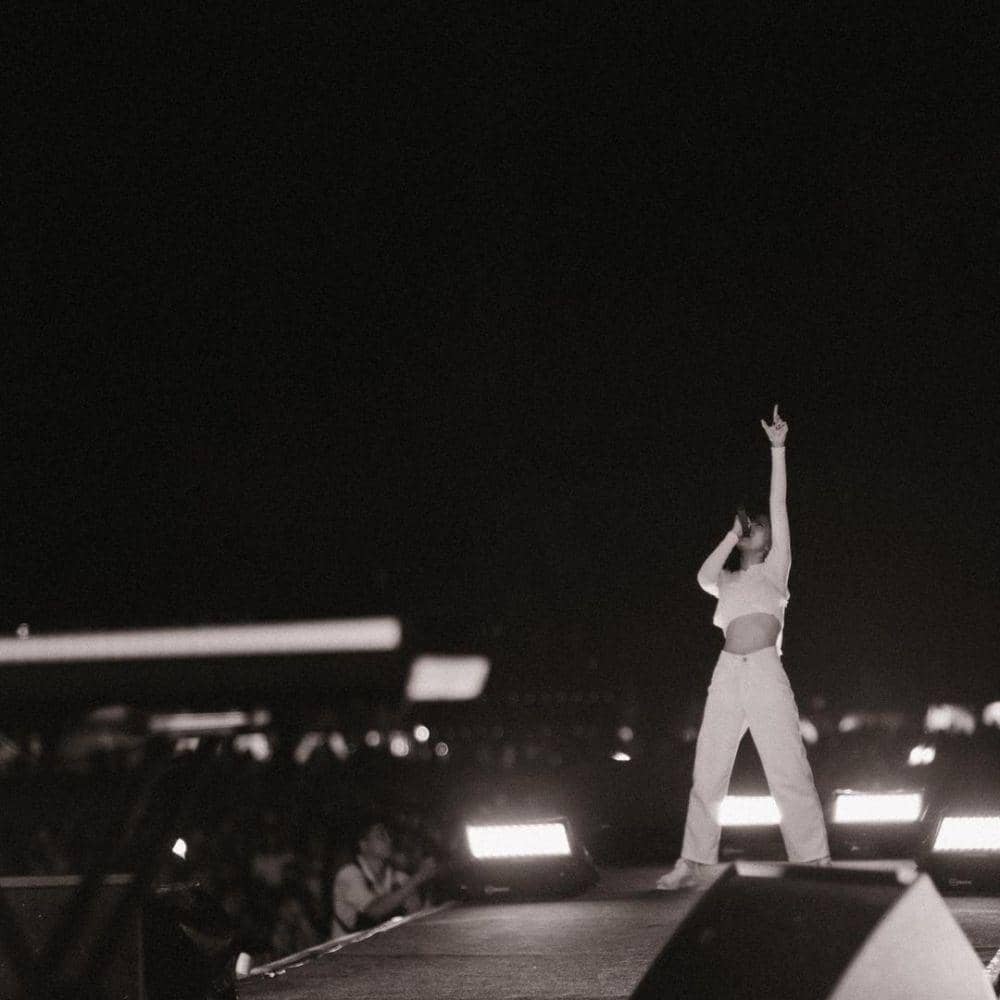 Isyana di Swaraya Bogor (instagram.com/isyanasarasvati)