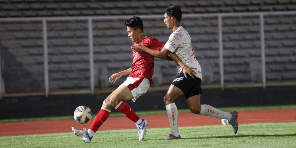 Pemain Timnas U-19 sedang berusaha menjaga bola. (Dok. PSSI)