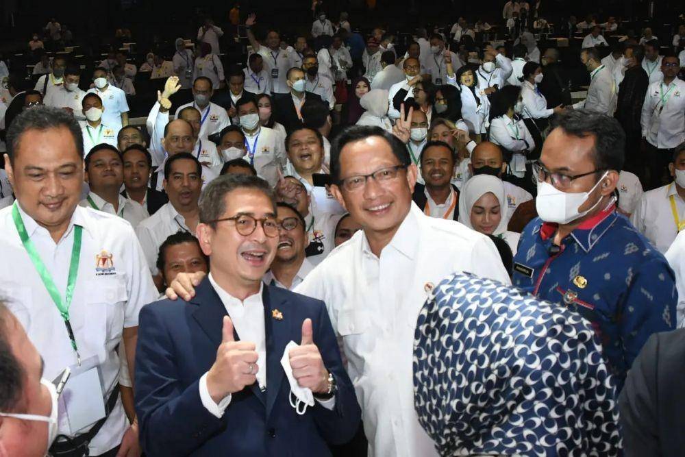 Ketua Umum Kadin Indonesia, Arsjad Rasjid bersama Mendagri, Tito Karnavian dalam Munassus 2022. (dok. Kadin Indonesia)