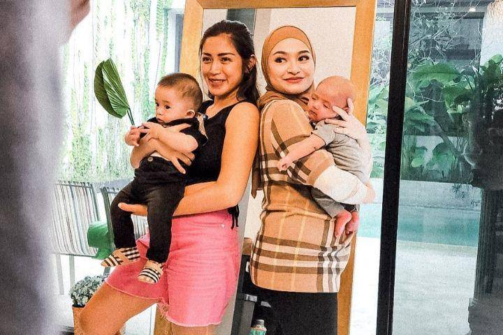 potret Nathalie Holscher jenguk baby Don (instagram.com/nathalieholscher)