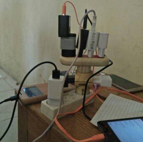 orang asal charger (instagram.com/duhreceh)