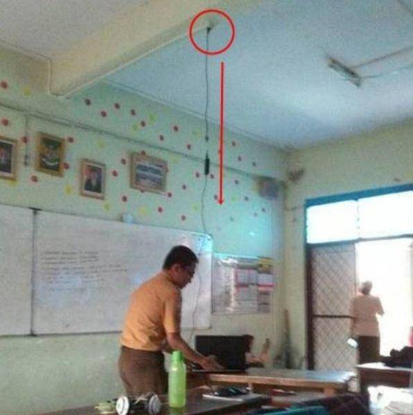 orang asal charger (instagram.com/duhreceh)