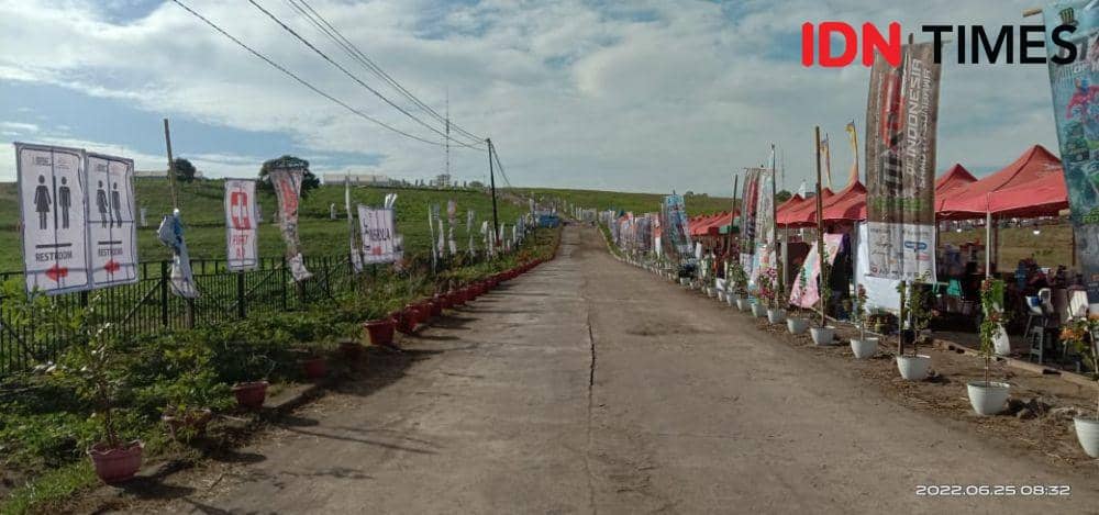 Ngos-ngosan, Penonton MXGP Keluhkan Jauhnya Jarak Parkiran ke Tribun