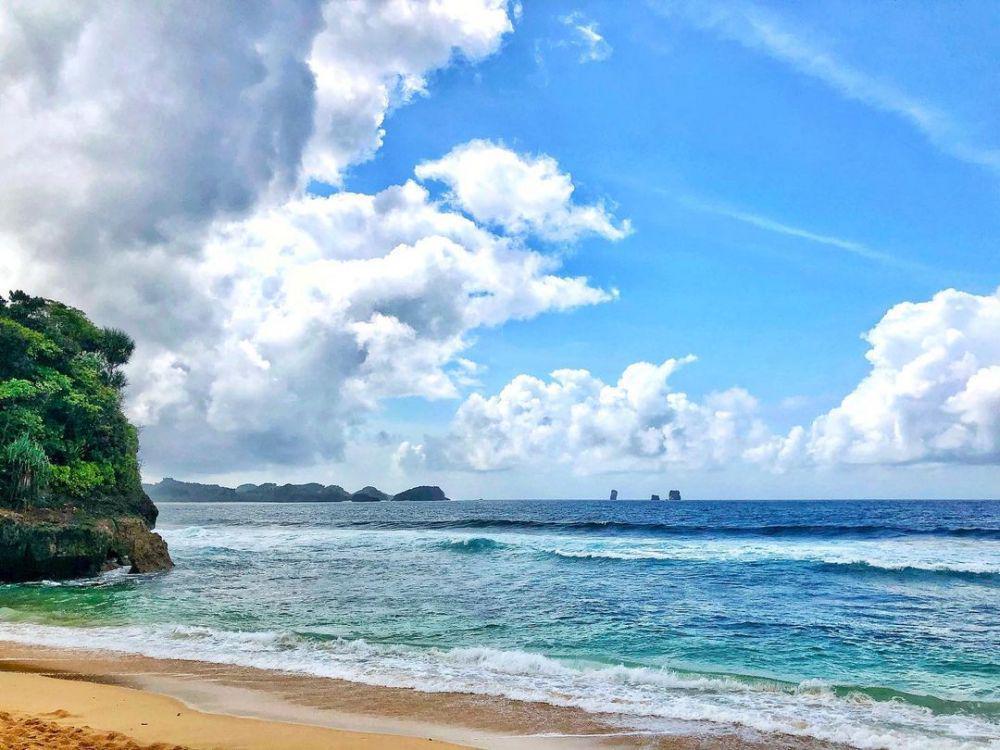 potret Pantai Telok (instagram.com/Yuliusrobert)