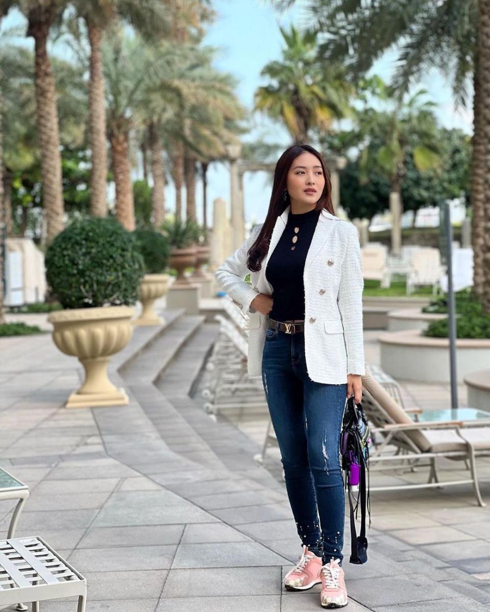 mix and match blazer (instagram.com/natashawilona12)