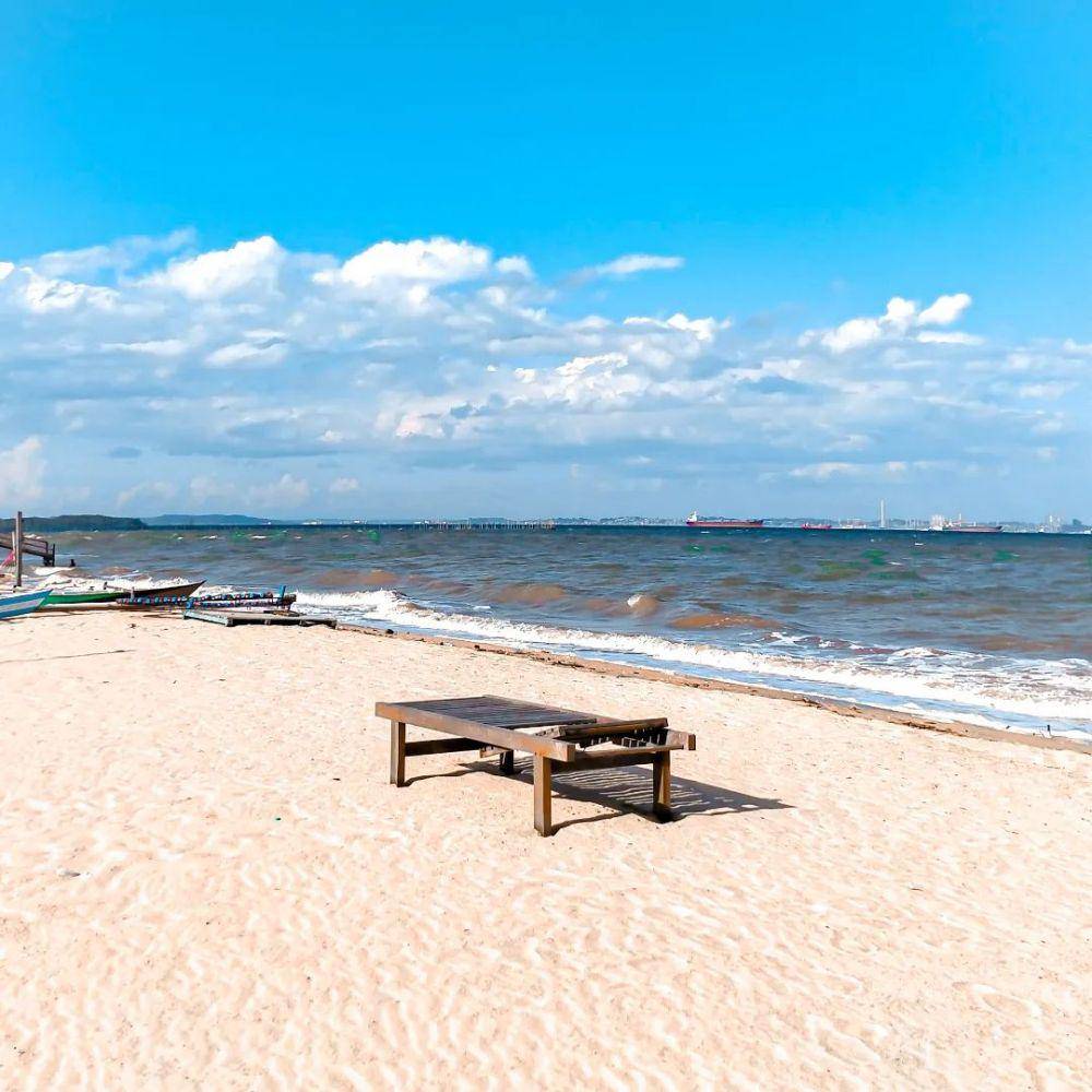 Sipakario Beach (instagram.com/bayubayu29)