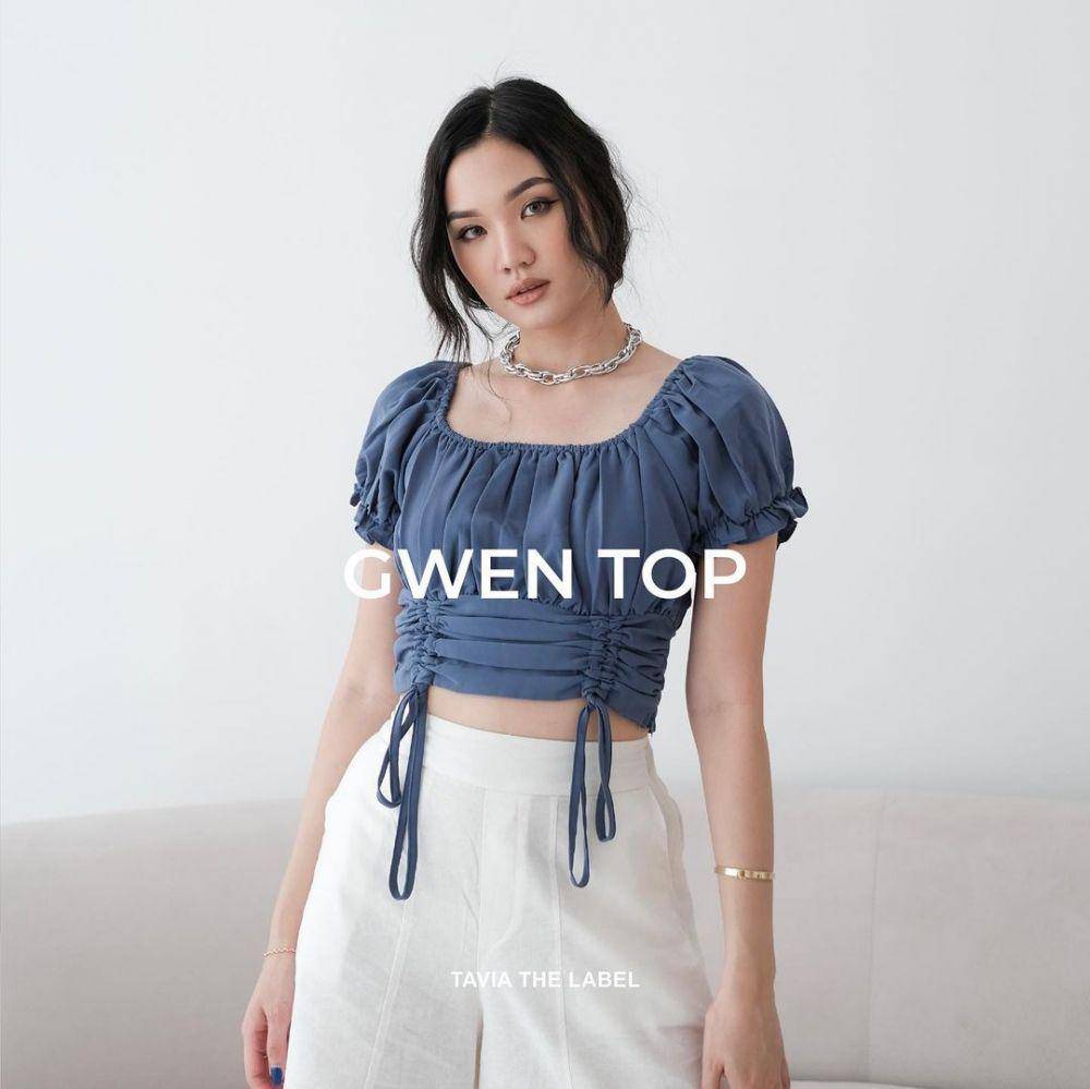 Gwen Top dari Tavia The Label (instagram.com/taviathelabel)