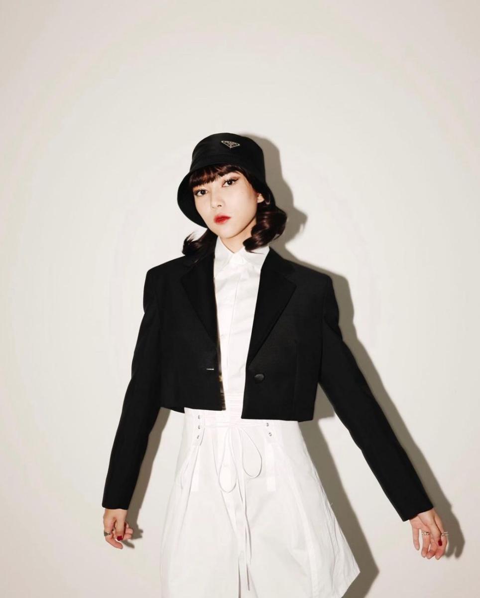 mix and match blazer (instagram.com/isyanasarasvati)