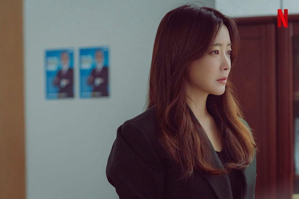 Kim Hee Sun di drama Remarriage and Desires (instagram.com/netflixkr)