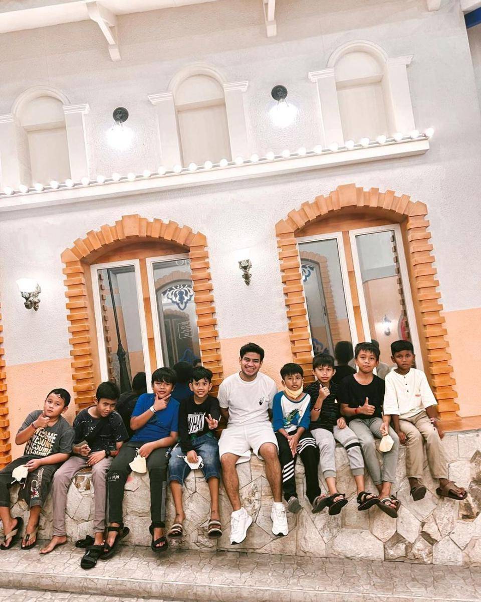 potret Fadil Jaidi bareng geng bocil (instagram.com/fadiljaidi)