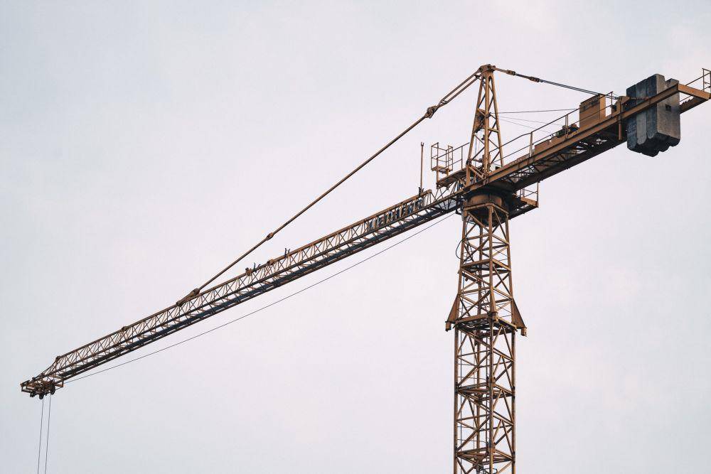 ilustrasi crane (unsplash.com/ballaschottner)
