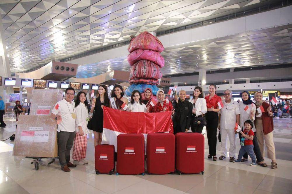 Potret keberangkatan Adinda Cresheilla ke ajang Miss Supranational 2022 (Instagram.com/officialputeriindonesia)