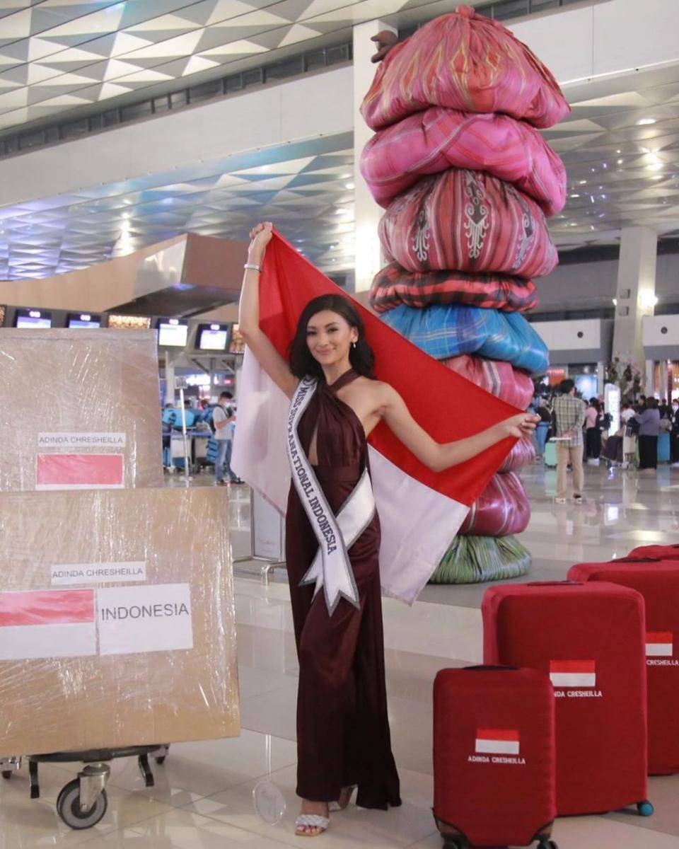 Potret keberangkatan Adinda Cresheilla ke ajang Miss Supranational 2022 (Instagram.com/officialputeriindonesia)