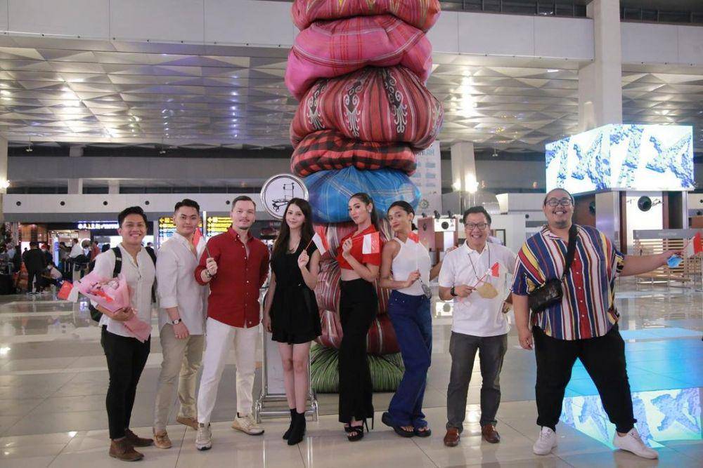 Potret keberangkatan Adinda Cresheilla ke ajang Miss Supranational 2022 (Instagram.com/officialputeriindonesia)