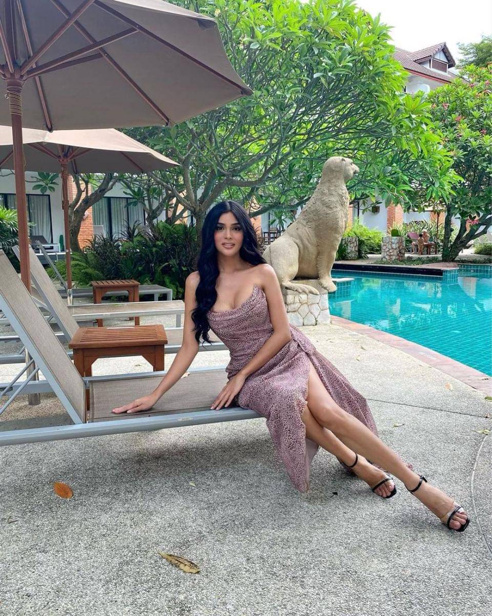 Fuschia Ravena (Instagram.com/fuschia_ravena)