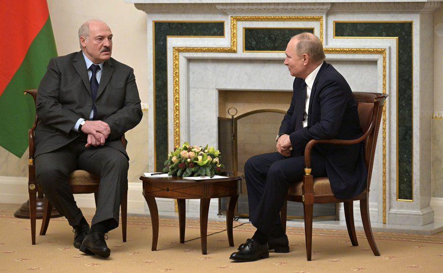 President Belarus, Alexander Lukashenko dan Presiden Rusia, Vladimir Putin. (Twitter.com/President of Russia)